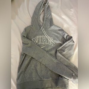 throwback NIKE hoodie size M